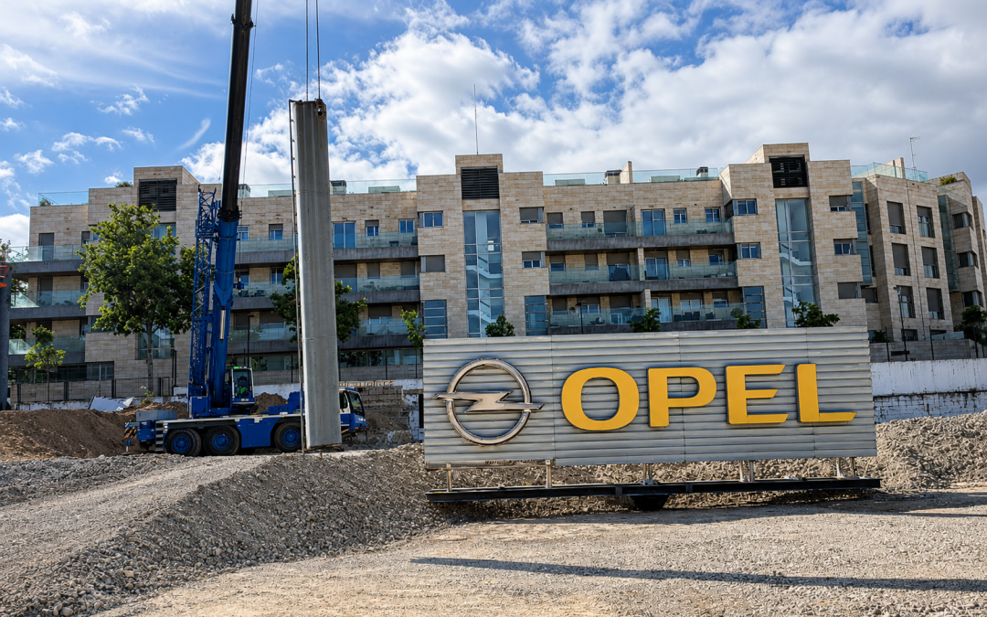 Sinergia ejecuta la demolición del histórico concesionario Opel Zavisa en Zaragoza